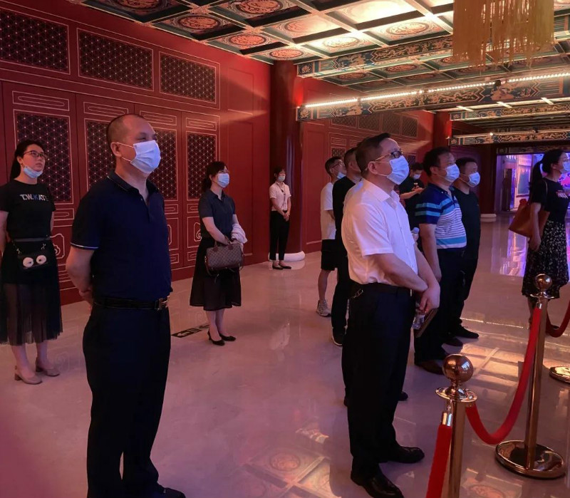 湖南省文旅廳藝術(shù)處領(lǐng)導調(diào)研紅色旅游項目《夢回韶山》
